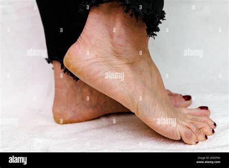 feet mature woman